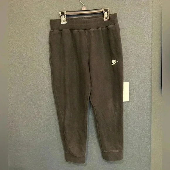 Nike women’s black sweat pants 
Sz M - Picture 1 of 2